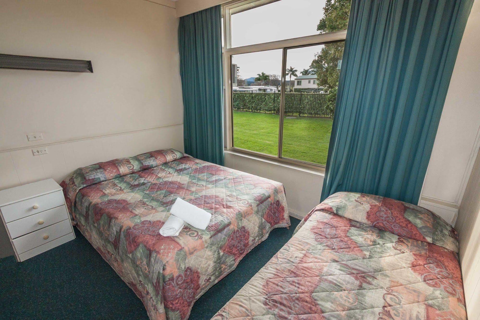 Moruya Waterfront Hotel Motel Экстерьер фото